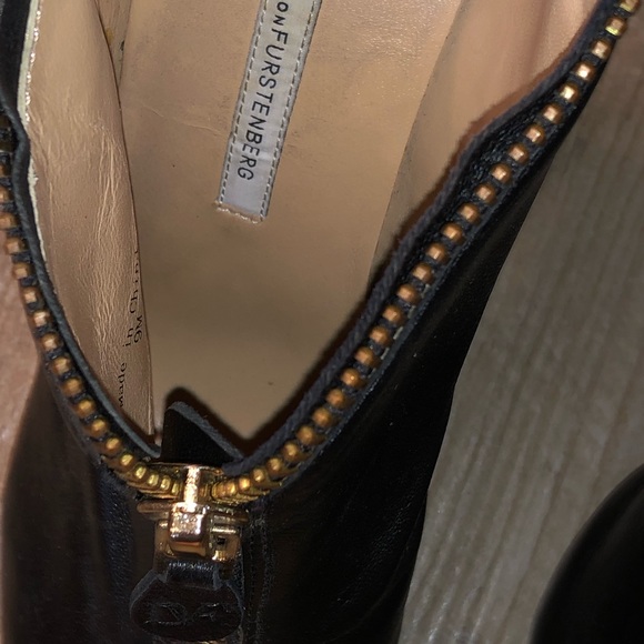 👗Diane Von Furstenburg High heel zipper booties 9 - Picture 9 of 15